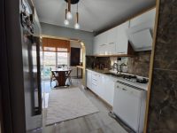 737f1115-c48c-4d9c-a7d5-c4dc55a497db (Small)